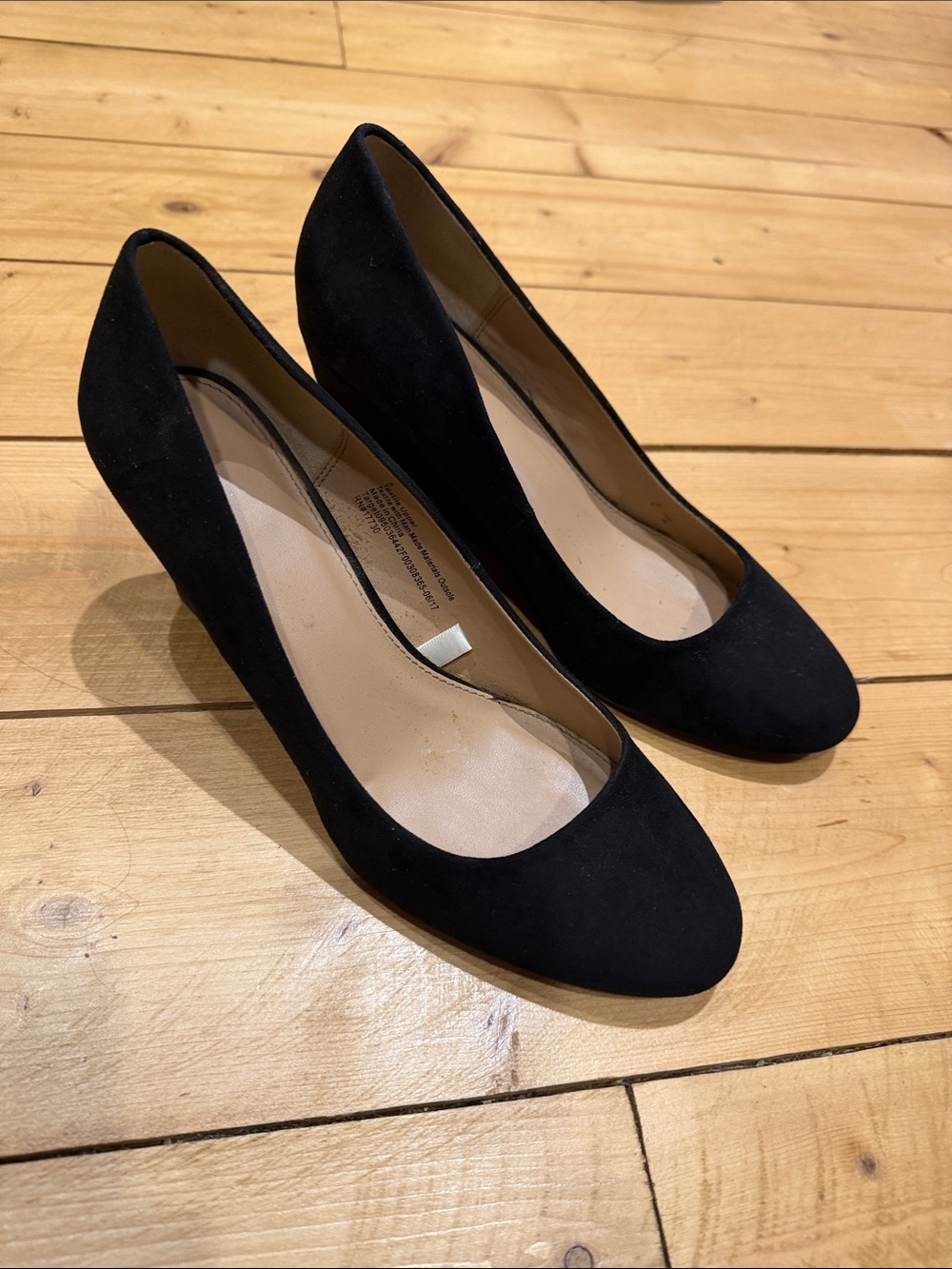 a new day Black Suede Round-Toe Pumps
